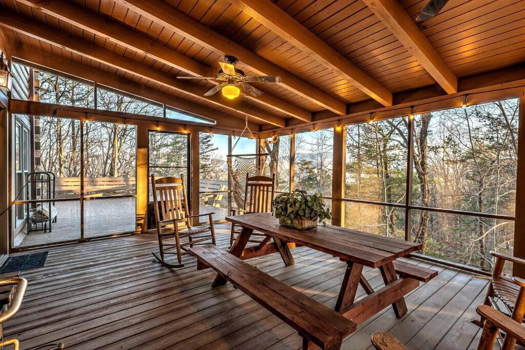 Blue Ridge Bliss- Spacious Cabin, Pets, Hot Tub! Экстерьер фото