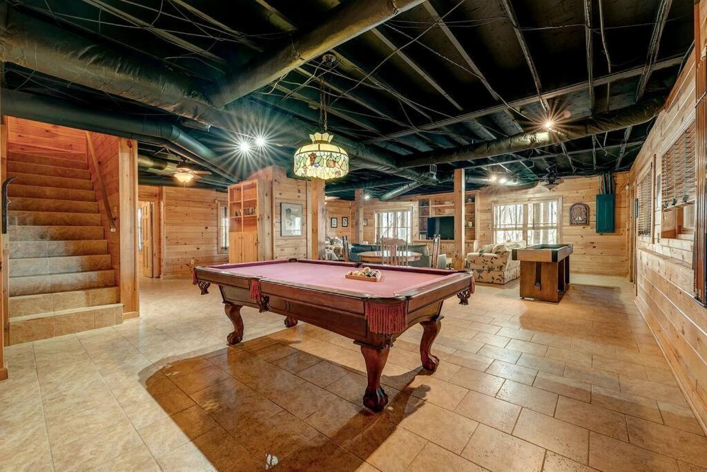 Blue Ridge Bliss- Spacious Cabin, Pets, Hot Tub! Экстерьер фото