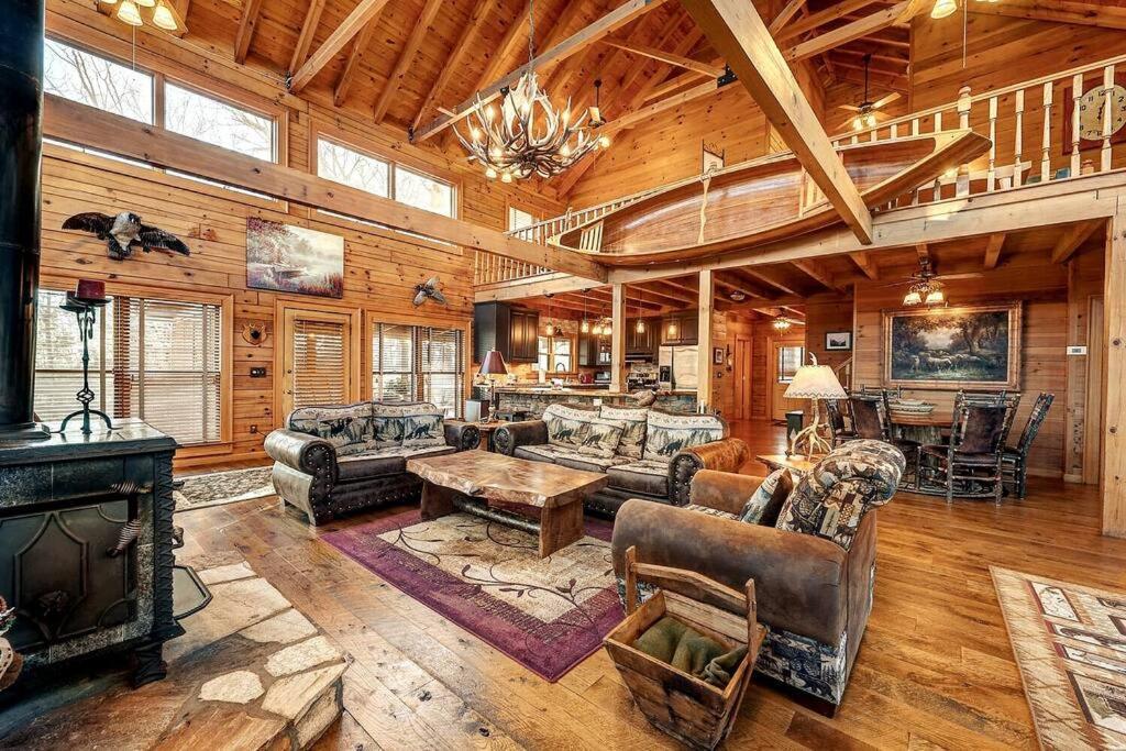 Blue Ridge Bliss- Spacious Cabin, Pets, Hot Tub! Экстерьер фото