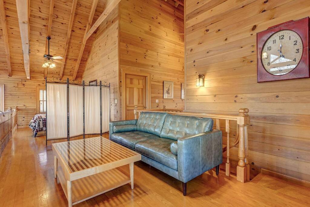 Blue Ridge Bliss- Spacious Cabin, Pets, Hot Tub! Экстерьер фото