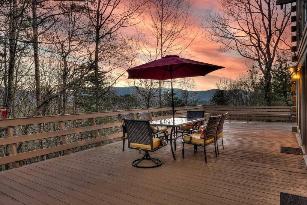 Blue Ridge Bliss- Spacious Cabin, Pets, Hot Tub! Экстерьер фото