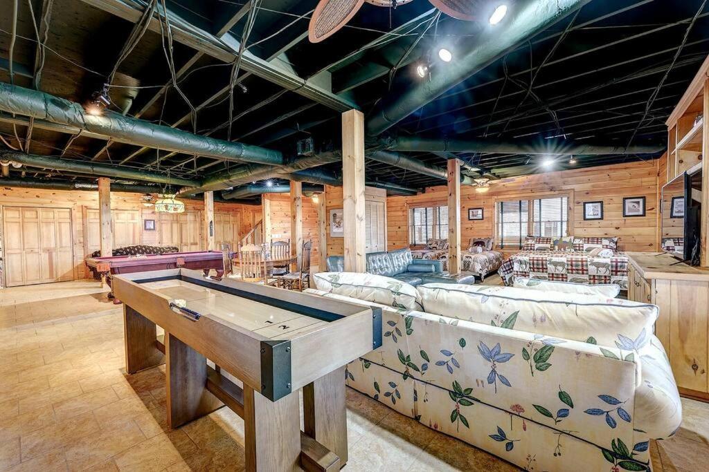 Blue Ridge Bliss- Spacious Cabin, Pets, Hot Tub! Экстерьер фото