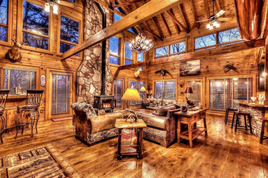 Blue Ridge Bliss- Spacious Cabin, Pets, Hot Tub! Экстерьер фото