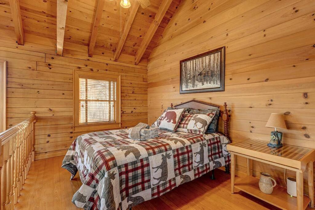 Blue Ridge Bliss- Spacious Cabin, Pets, Hot Tub! Экстерьер фото