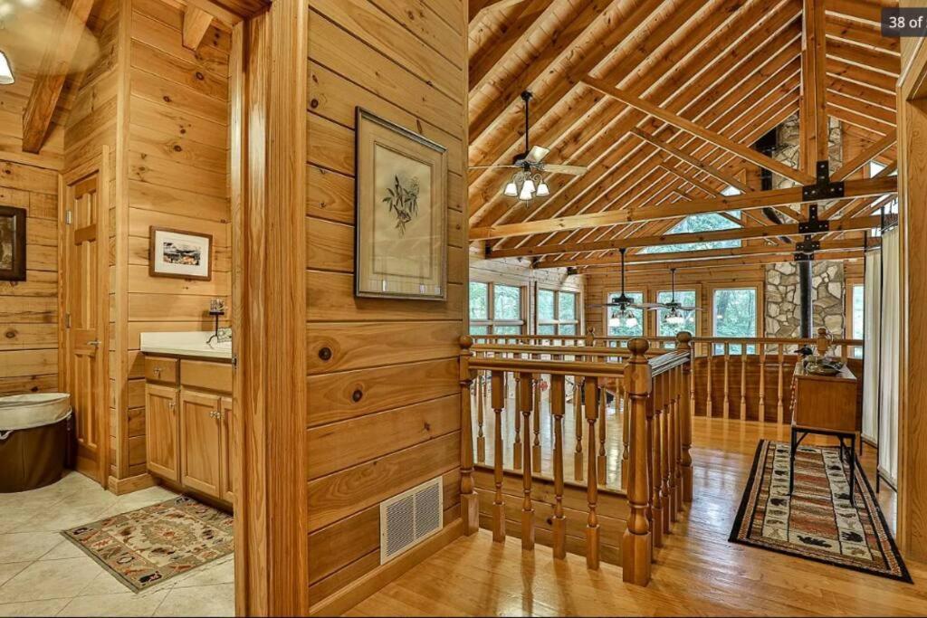 Blue Ridge Bliss- Spacious Cabin, Pets, Hot Tub! Экстерьер фото