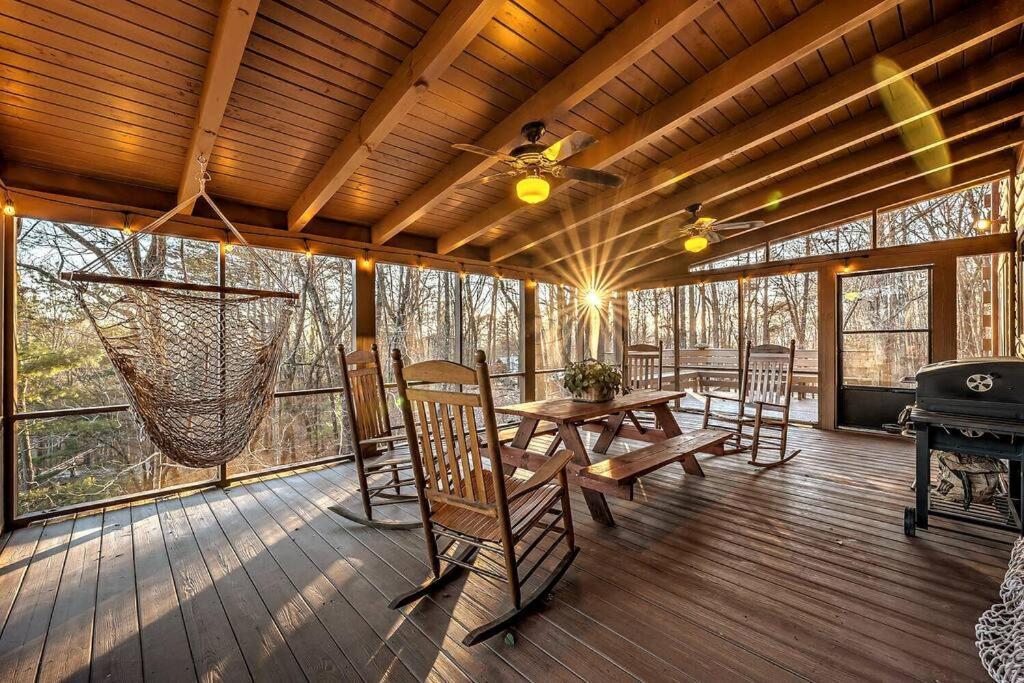 Blue Ridge Bliss- Spacious Cabin, Pets, Hot Tub! Экстерьер фото
