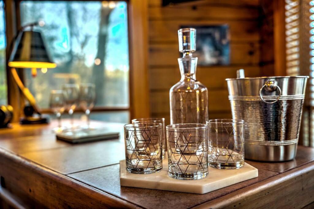 Blue Ridge Bliss- Spacious Cabin, Pets, Hot Tub! Экстерьер фото