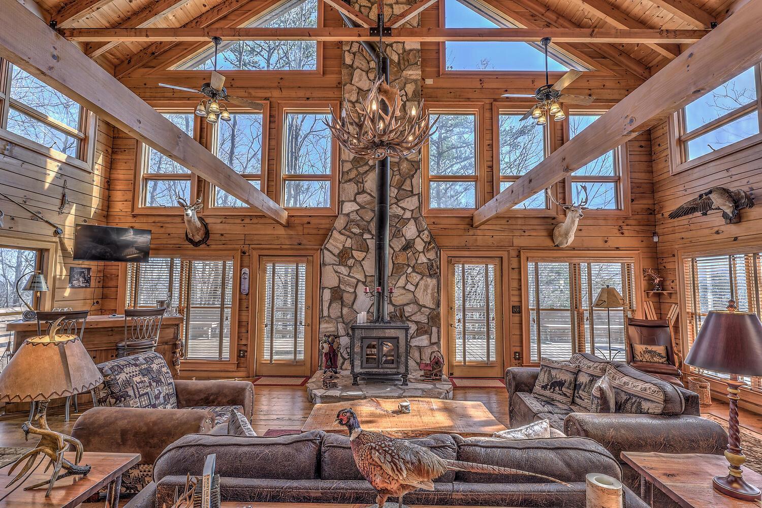 Blue Ridge Bliss- Spacious Cabin, Pets, Hot Tub! Экстерьер фото