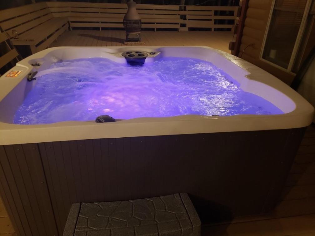 Blue Ridge Bliss- Spacious Cabin, Pets, Hot Tub! Экстерьер фото
